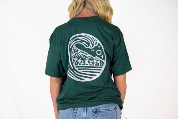 Green short sleeve shirt - back with wave