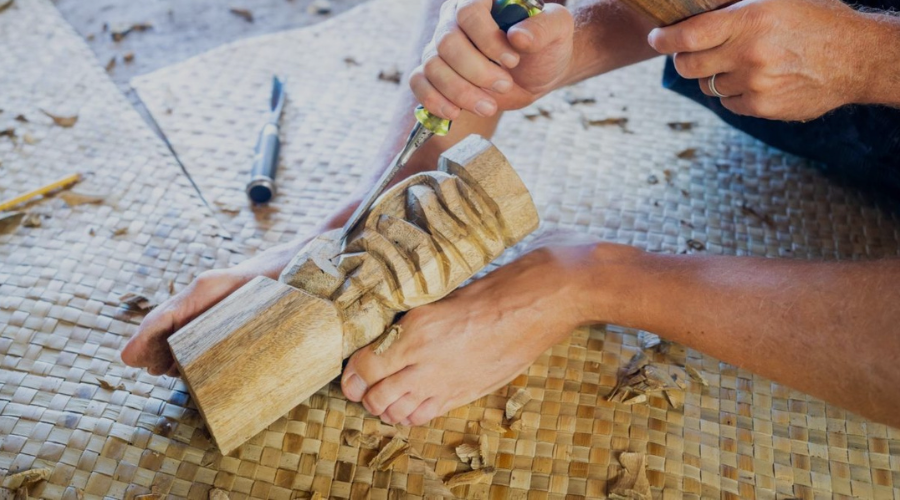 hand carved tiki tour on big island hawaii